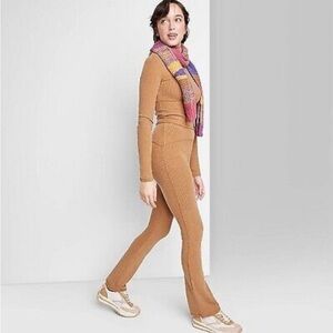 Women's Ribbed Flare Leggings - Wild
Fable Light Brown